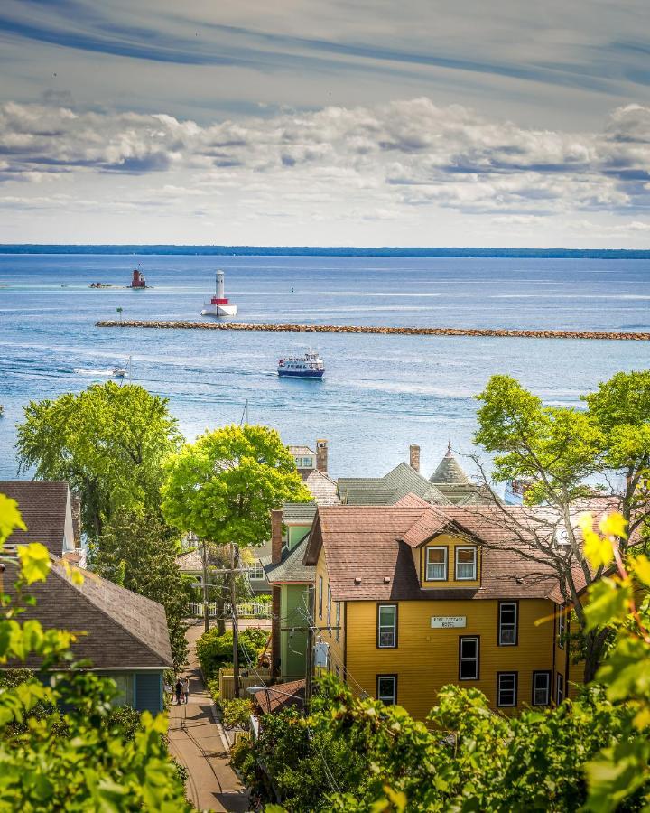 Pine Cottage Bed & Breakfast Mackinac Island Bagian luar foto